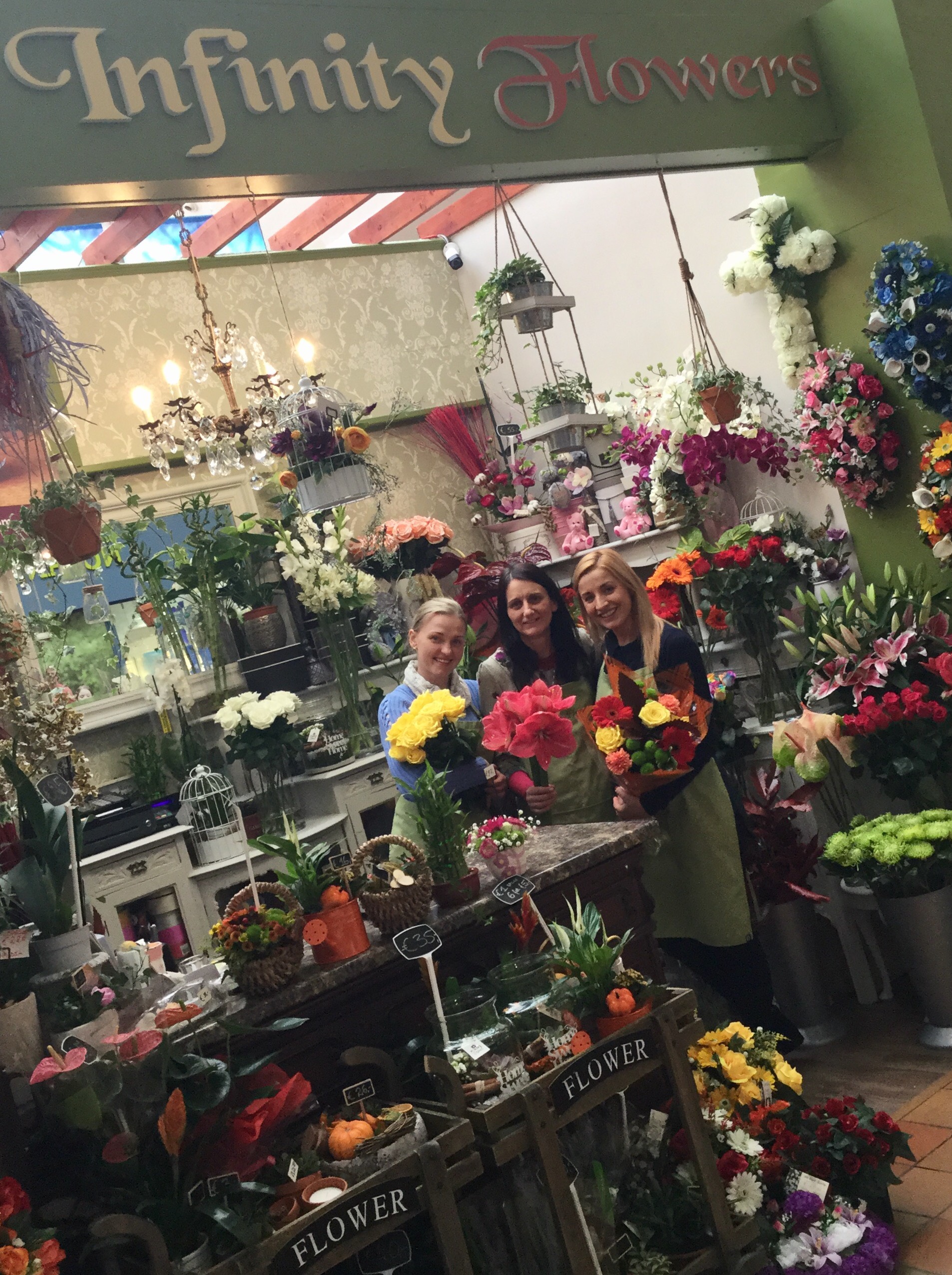 WIN WIN WIN A BEAUTIFUL Bouquet of Flowers from Infinity Flowers